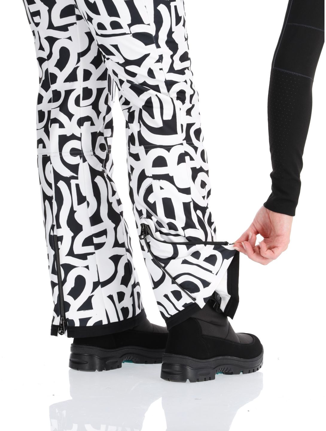 Dare2b, Upshill pantaloni da sci softshell donna Black and White Graffiti Print bianco, nero 